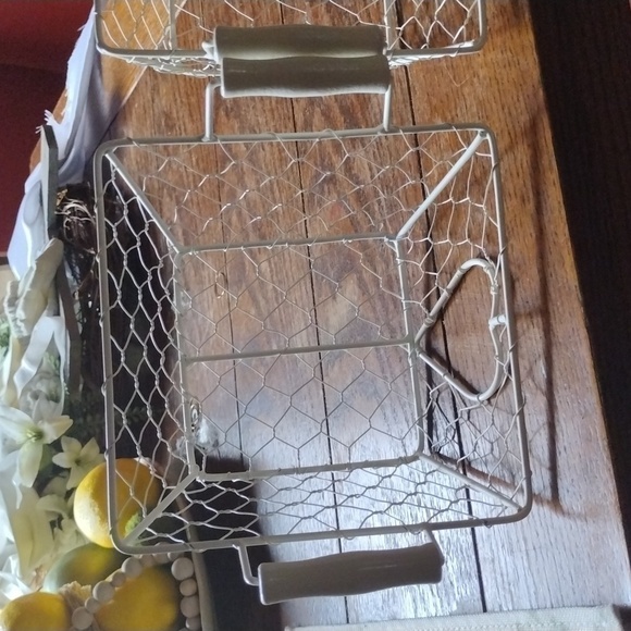 4@30.00 or 22.00 Home Decor/Wire Baskets - Picture 5 of 16